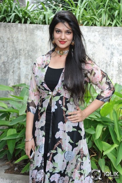 Siya-Gautham-at-Pilavani-Perantam-Movie-Opening